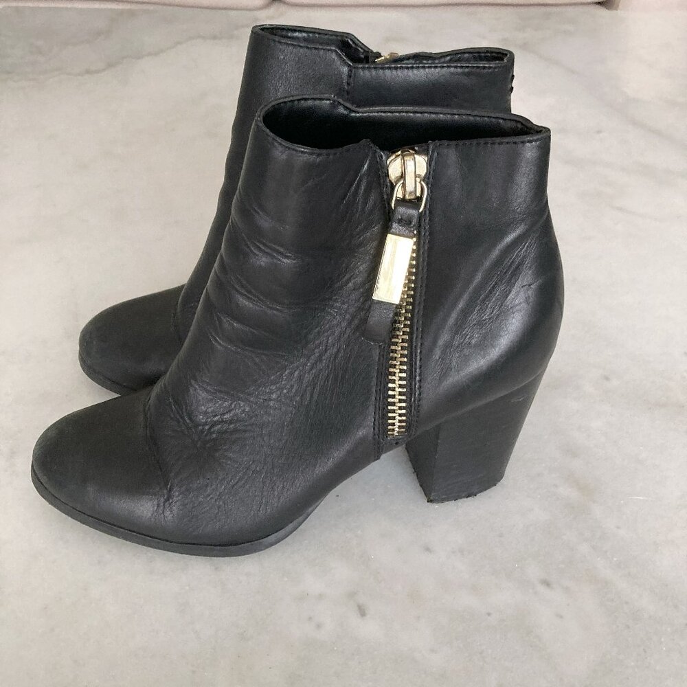 Aldo black leather ankle boot, gold zippers, chunky heel ankle boots / booties